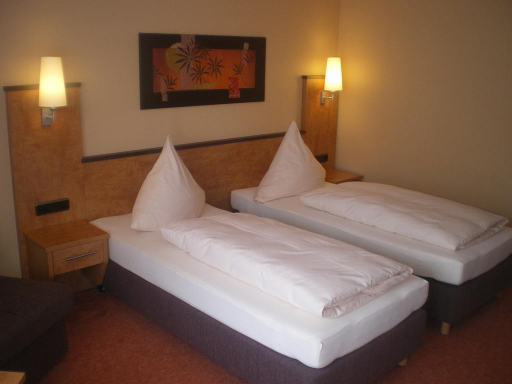 Hotel Gasthof Kaesser Ansbach Kültér fotó