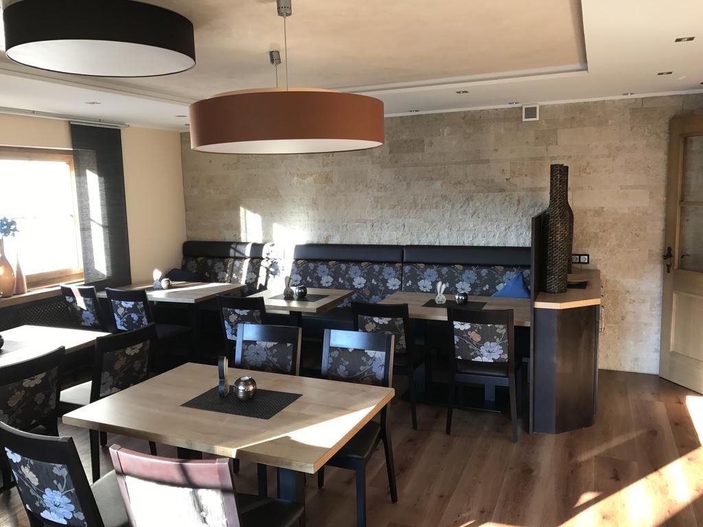 Hotel Gasthof Kaesser Ansbach Kültér fotó