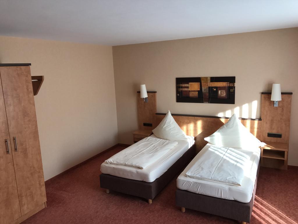 Hotel Gasthof Kaesser Ansbach Kültér fotó